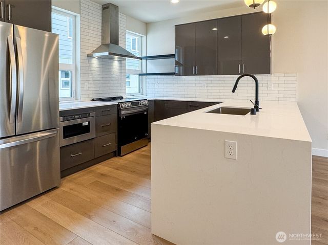 6949 42nd Avenue S, Seattle, WA 98118