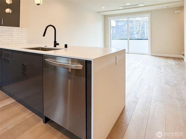 6949 42nd Avenue S, Seattle, WA 98118