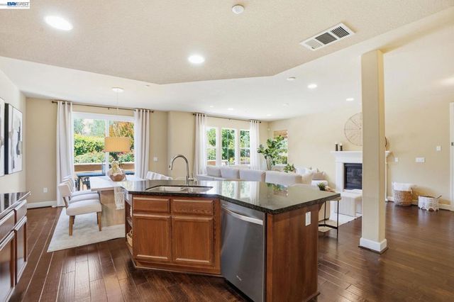 674 Selby Lane 4, Livermore, CA 94551