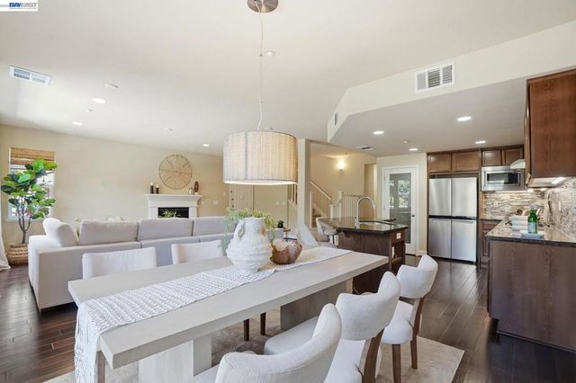 674 Selby Lane 4, Livermore, CA 94551