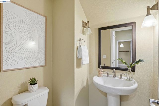 674 Selby Lane 4, Livermore, CA 94551