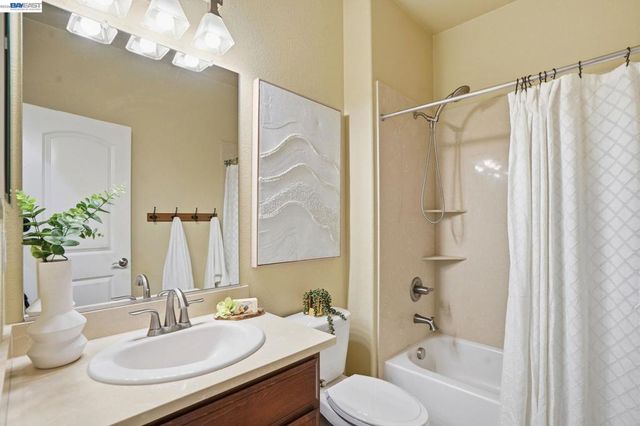 674 Selby Lane 4, Livermore, CA 94551