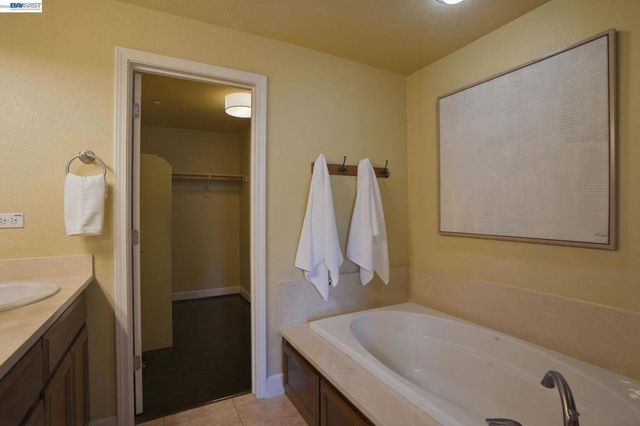 674 Selby Lane 4, Livermore, CA 94551