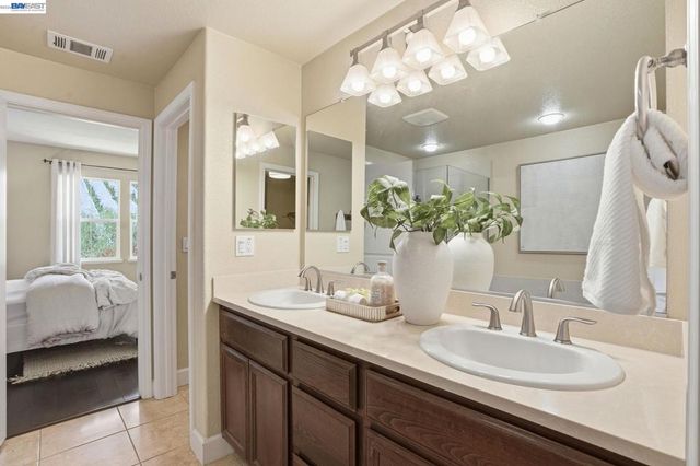 674 Selby Lane 4, Livermore, CA 94551