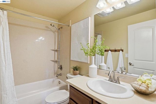 674 Selby Lane 4, Livermore, CA 94551