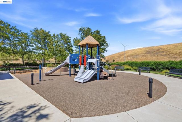 674 Selby Lane 4, Livermore, CA 94551