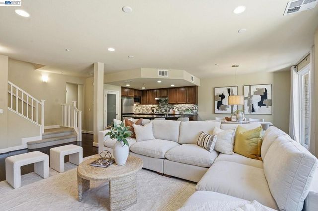 674 Selby Lane 4, Livermore, CA 94551
