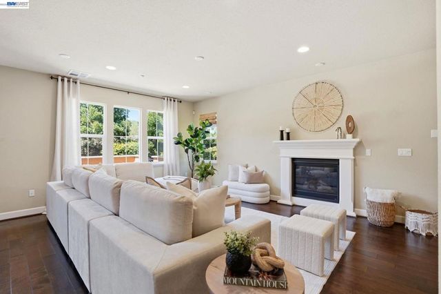 674 Selby Lane 4, Livermore, CA 94551