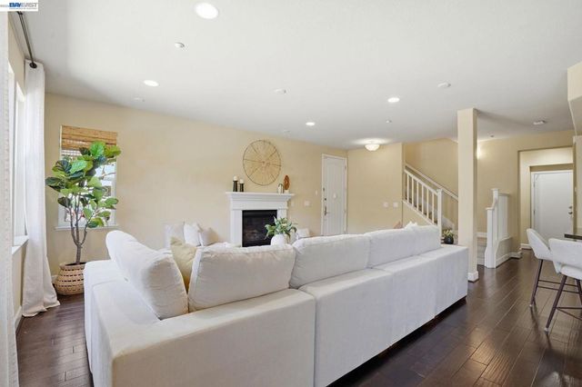 674 Selby Lane 4, Livermore, CA 94551