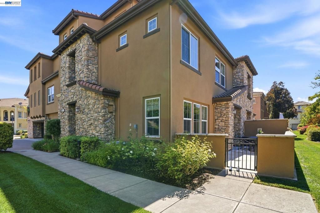 674 Selby Lane 4, Livermore, CA 94551