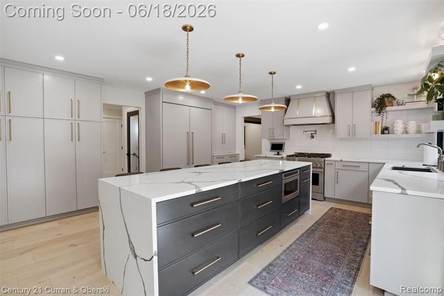 42149 Crestview Circle, Northville, MI 48168