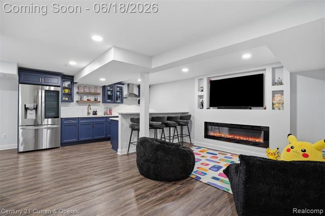 42149 Crestview Circle, Northville, MI 48168