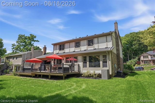 42149 Crestview Circle, Northville, MI 48168