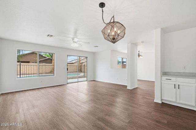 16218 W DAVIS Road, Surprise, AZ 85374