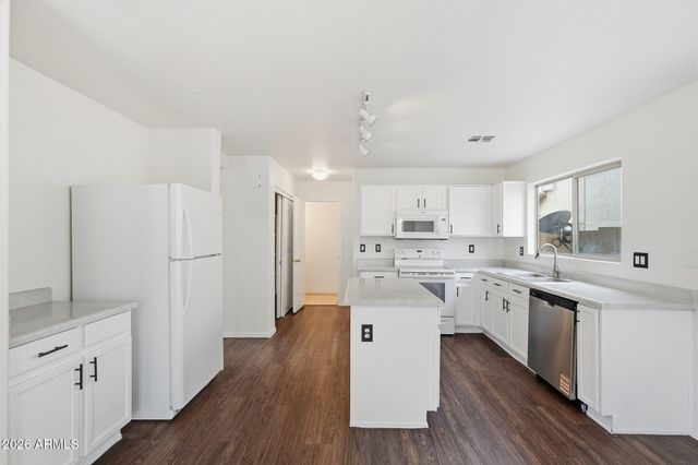 16218 W DAVIS Road, Surprise, AZ 85374