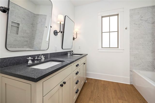 267 E 11th Street, Fayetteville, AR 72701