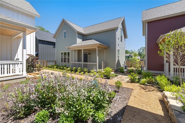 267 E 11th Street, Fayetteville, AR 72701