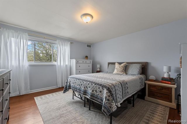 22127 Marter Road, Saint Clair Shores, MI 48080