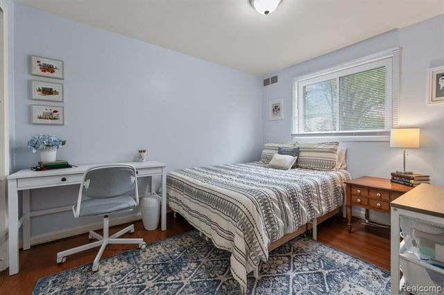 22127 Marter Road, Saint Clair Shores, MI 48080