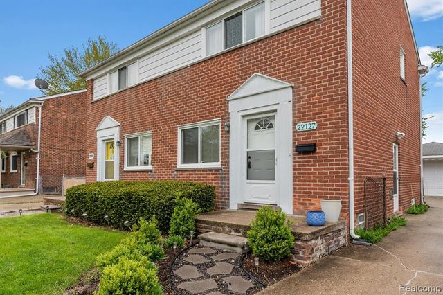 22127 Marter Road, Saint Clair Shores, MI 48080