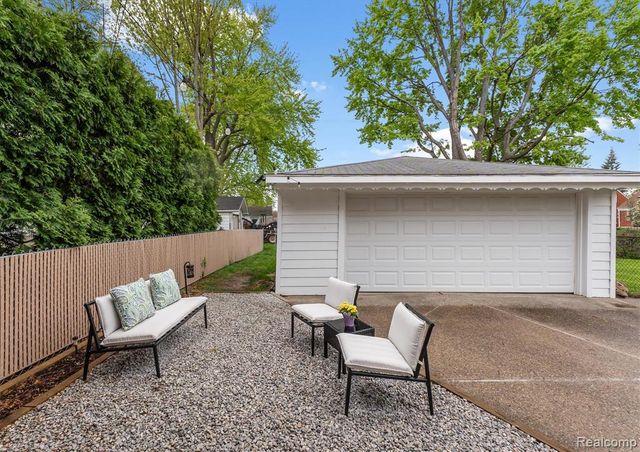 22127 Marter Road, Saint Clair Shores, MI 48080