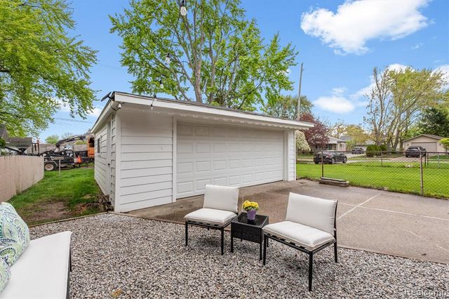 22127 Marter Road, Saint Clair Shores, MI 48080