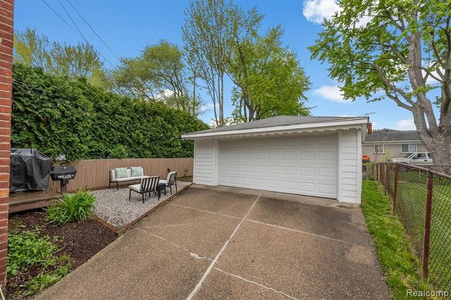 22127 Marter Road, Saint Clair Shores, MI 48080