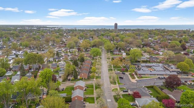 22127 Marter Road, Saint Clair Shores, MI 48080