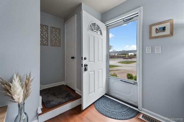 22127 Marter Road, Saint Clair Shores, MI 48080