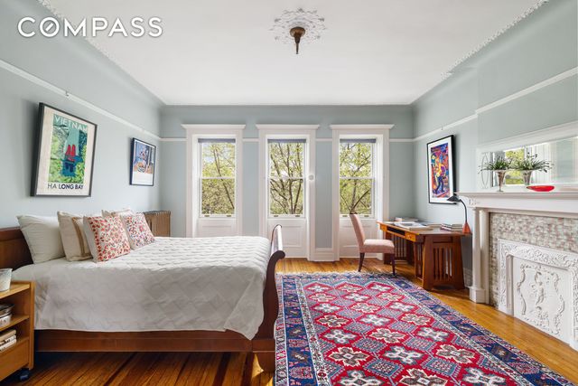 577 4th Street, New York City, NY 11215