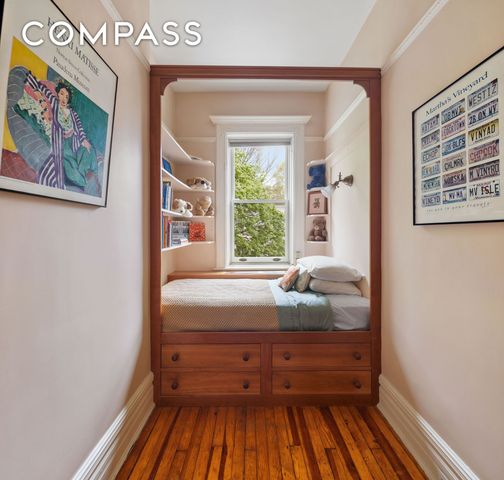 577 4th Street, New York City, NY 11215