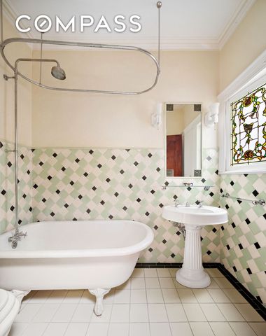 577 4th Street, New York City, NY 11215