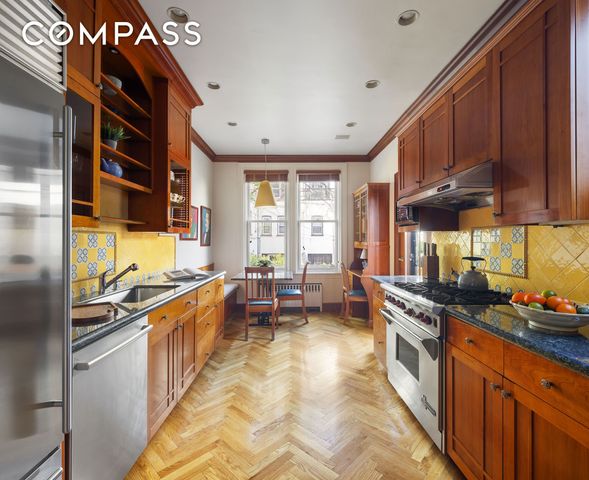 577 4th Street, New York City, NY 11215