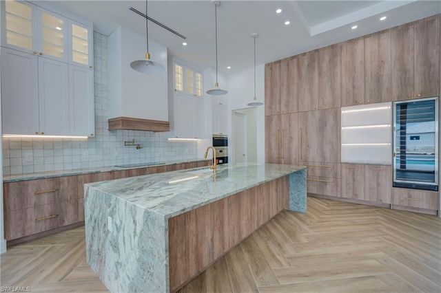 816 NW 39th AVE, Cape Coral, FL 33993