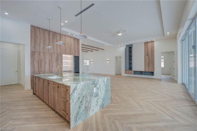 816 NW 39th AVE, Cape Coral, FL 33993