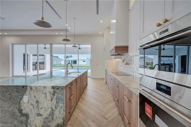 816 NW 39th AVE, Cape Coral, FL 33993