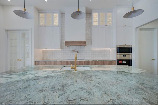 816 NW 39th AVE, Cape Coral, FL 33993