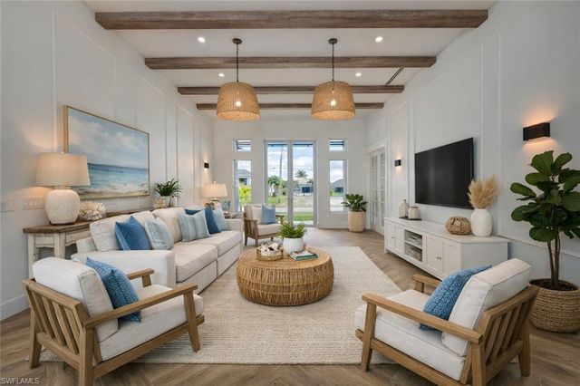 816 NW 39th AVE, Cape Coral, FL 33993