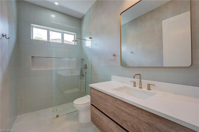 816 NW 39th AVE, Cape Coral, FL 33993