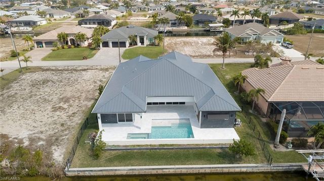 816 NW 39th AVE, Cape Coral, FL 33993