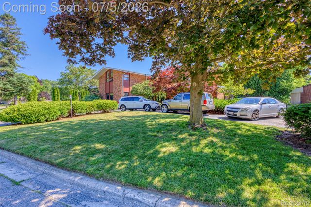46 W Breitmeyer Place, Mt. Clemens, MI 48043