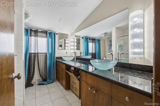 46 W Breitmeyer Place, Mt. Clemens, MI 48043