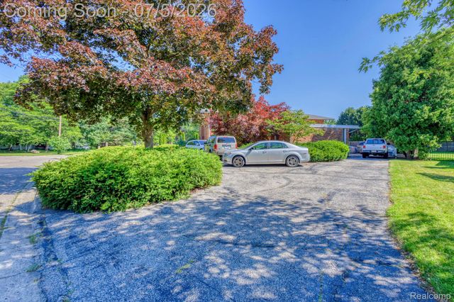 46 W Breitmeyer Place, Mt. Clemens, MI 48043