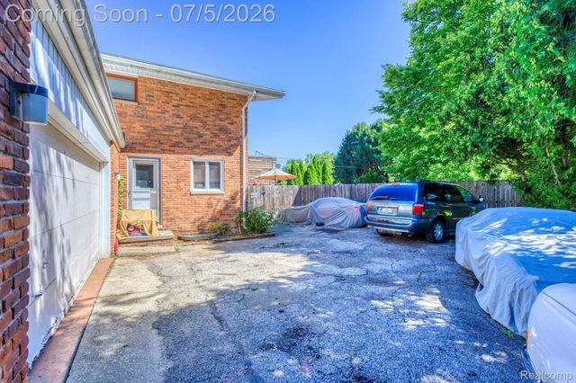 46 W Breitmeyer Place, Mt. Clemens, MI 48043