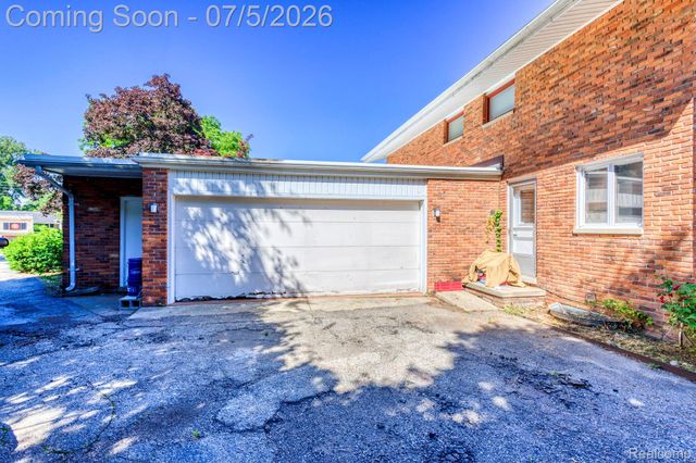 46 W Breitmeyer Place, Mt. Clemens, MI 48043