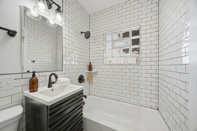 12211 Irving Avenue, Blue Island, IL 60406