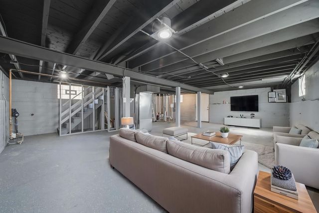 12211 Irving Avenue, Blue Island, IL 60406