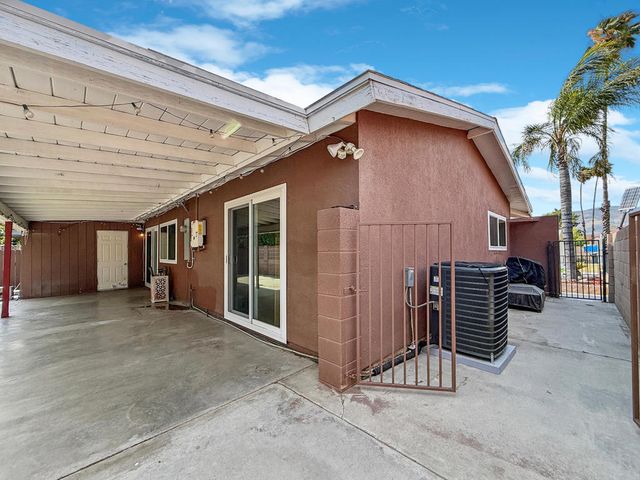374 Crystal Drive, San Jacinto, CA 92583