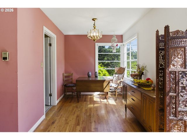 9009 Sw 36TH Ave, Portland, OR 97219