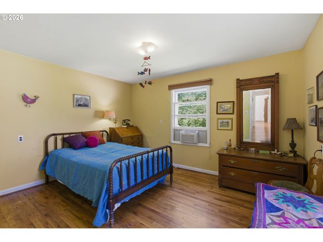 9009 Sw 36TH Ave, Portland, OR 97219